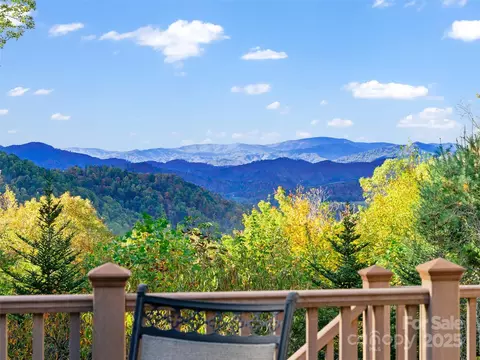 105 Bluebird Ln, Spruce Pine, NC 28777 photo 3