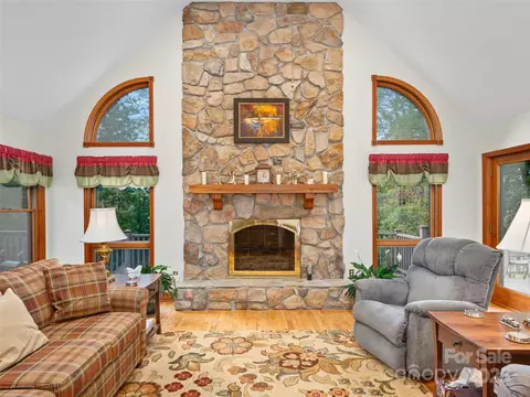 105 Bluebird Ln, Spruce Pine, NC 28777 photo 5