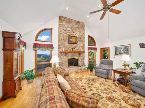 105 Bluebird Ln, Spruce Pine, NC 28777 photo 6