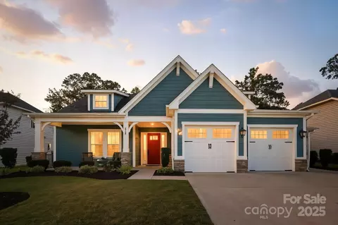 6101 Sandy Point Ln, Belmont, NC 28012