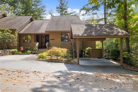 404 Water Oak Ln, Hendersonville, NC 28791