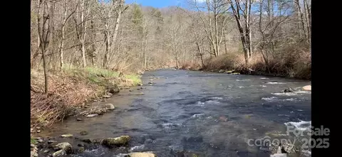 37 S Us 19e Hwy, Newland, NC 28657