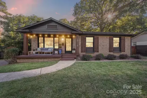 1526 Starbrook Dr, Charlotte, NC 28210