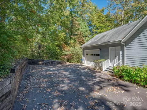 89 Memory Ln, Saluda, NC 28773 photo 34