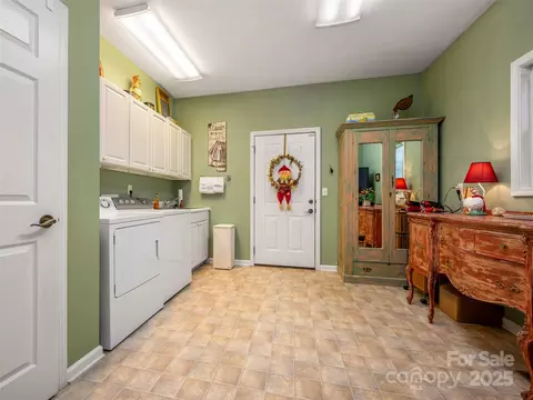 89 Memory Ln, Saluda, NC 28773 photo 15