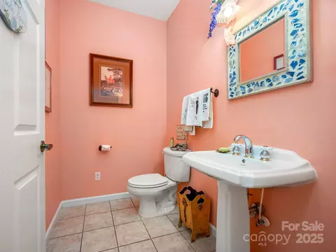89 Memory Ln, Saluda, NC 28773 photo 9
