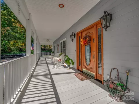89 Memory Ln, Saluda, NC 28773 photo 2