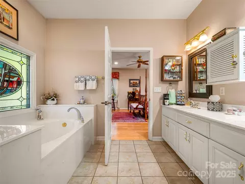 89 Memory Ln, Saluda, NC 28773 photo 13