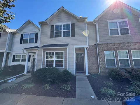 520 Fawnborough Ct, Rock Hill, SC 29732