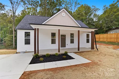 1904 Beauty St, Statesville, NC 28625