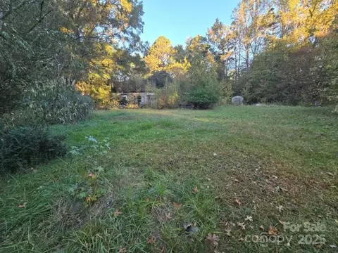 8752 Pine Tree Cir, Charlotte, NC 28278