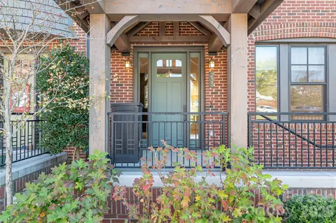 233 Broadway St, Asheville, NC 28801