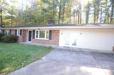 8 Laurel Dr, North Wilkesboro, NC 28659