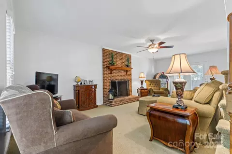 19603 Whilehaven Ct, Cornelius, NC 28031 photo 7