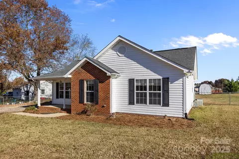 5012 Willow Run Dr, Monroe, NC 28110 photo 3
