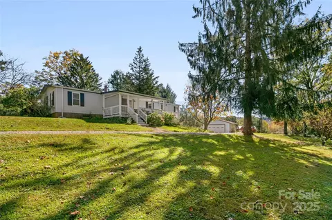 81 Jockey Hollow Dr, Mills River, NC 28759