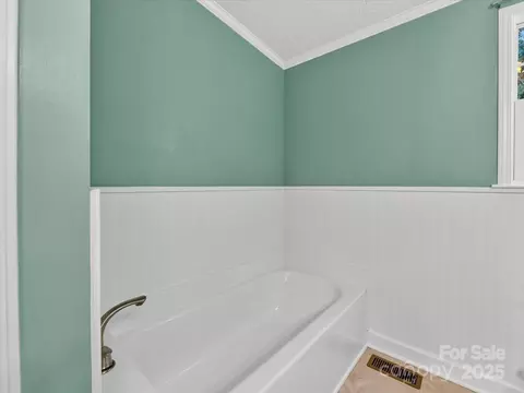 Bath - 511 Bethphage Ln, Monroe, NC 28112 photo 2 of 5
