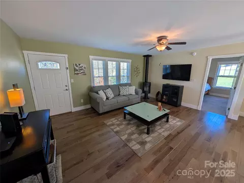 Living - 3 Shepherd Rdg, Marshall, NC 28753 photo 2 of 2