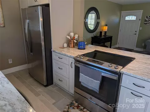 Kitchen - 3 Shepherd Rdg, Marshall, NC 28753 photo 3 of 5