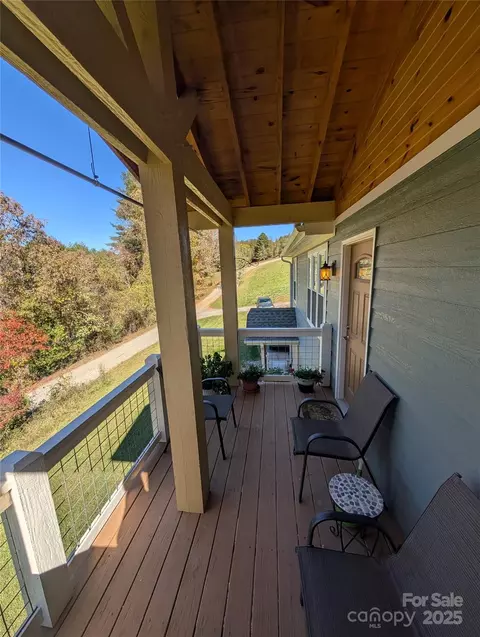 Exterior - 3 Shepherd Rdg, Marshall, NC 28753 photo 2 of 6