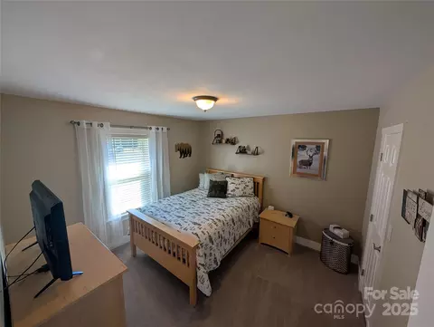 Bedroom - 3 Shepherd Rdg, Marshall, NC 28753 photo 3 of 6