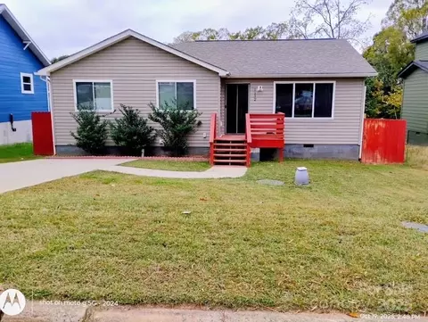 1132 8th St, Statesville, NC 28677