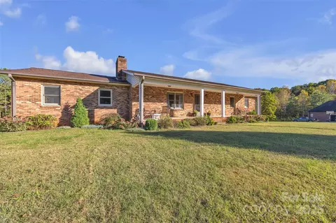 271 Pine Valley Ln, Hiddenite, NC 28636