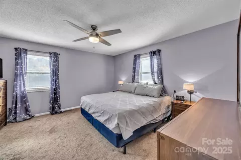 Bedroom - 271 Pine Valley Ln, Hiddenite, NC 28636 photo 3 of 5