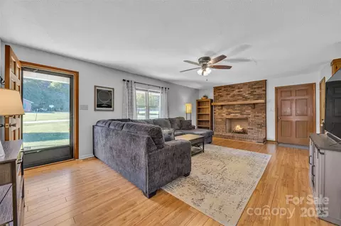 Living - 271 Pine Valley Ln, Hiddenite, NC 28636 photo 1 of 2