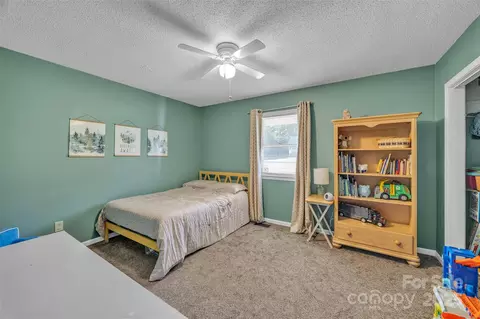 Bedroom - 271 Pine Valley Ln, Hiddenite, NC 28636 photo 1 of 5