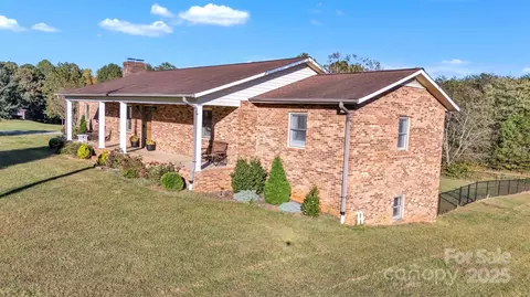 Exterior - 271 Pine Valley Ln, Hiddenite, NC 28636 photo 2 of 3