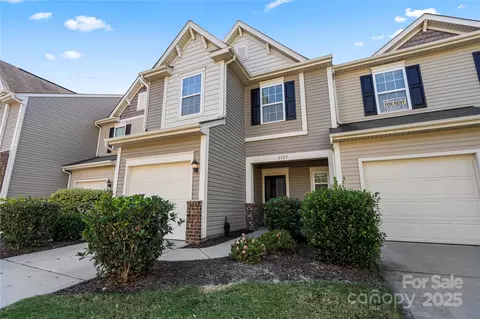 2523 Early Flight Dr, Charlotte, NC 28262