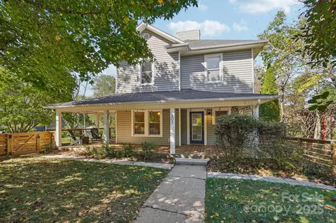 202 Westwood Pl, Asheville, NC 28806