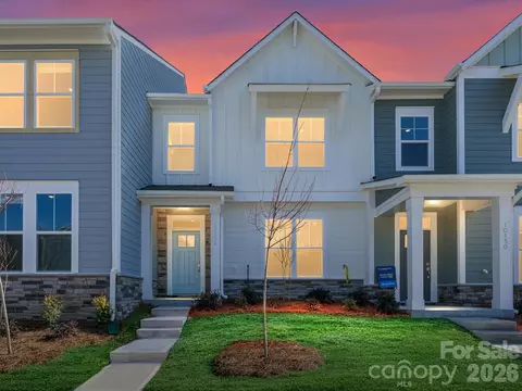 10132 Mamillion Dr, Huntersville, NC 28078