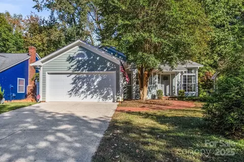 10313 Ashley Farm Dr, Matthews, NC 28105
