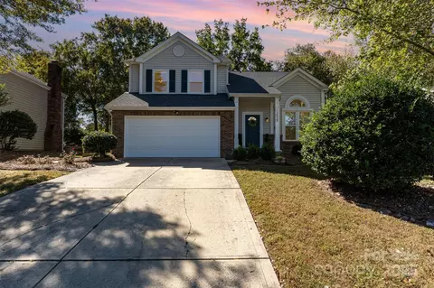 12529 Woodside Falls Rd, Pineville, NC 28134