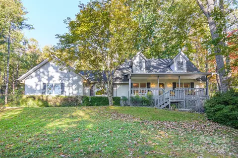163 Ridgeview Dr, Hendersonville, NC 28792