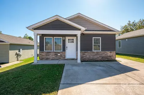 1942 11th Ne Ave NE, Hickory, NC 28601