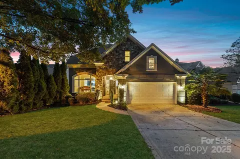 17701 Springwinds Dr, Cornelius, NC 28031