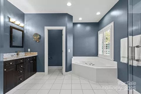 Bath - 17701 Springwinds Dr, Cornelius, NC 28031 photo 2 of 4