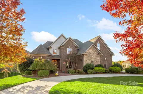 5836 Bakers Pt, Hickory, NC 28602