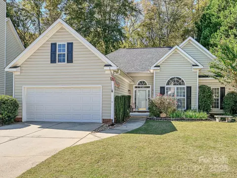 2812 Huckleberry Hill Dr, Fort Mill, SC 29715