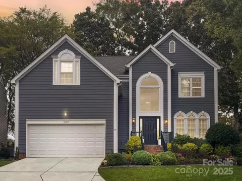 6401 Rosebriar Ln, Charlotte, NC 28277