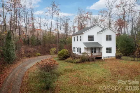 230 Graystone Dr, Burnsville, NC 28714