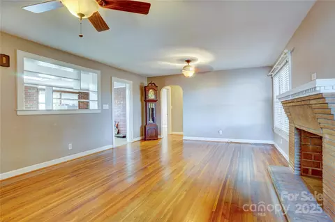 606 Jackson St, Kannapolis, NC 28083 photo 2