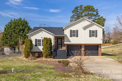 311 N Meadow Dr, Morganton, NC 28655