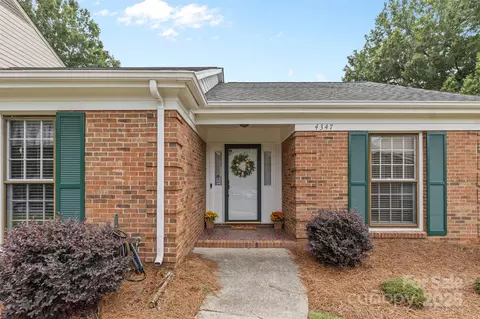 4347 Woodglen Ln, Charlotte, NC 28226