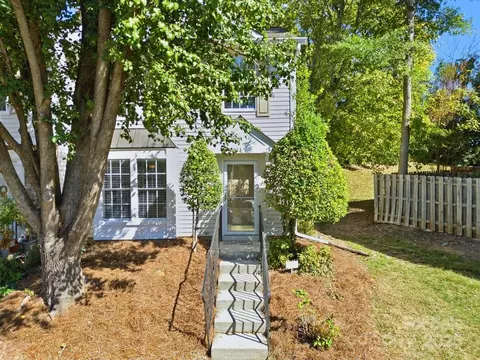 9613 Green Gable Ct, Charlotte, NC 28270