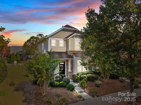 8036 Lynwood Sq, Waxhaw, NC 28173
