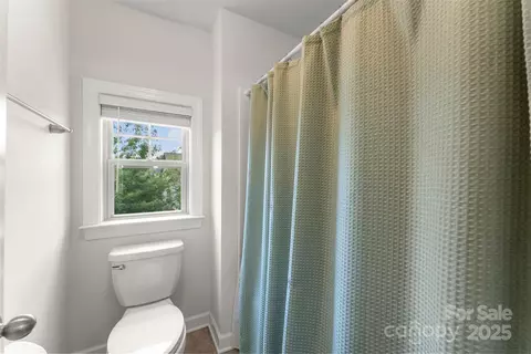 Bath - 17514 Julees Walk Ln, Davidson, NC 28036 photo 6 of 6